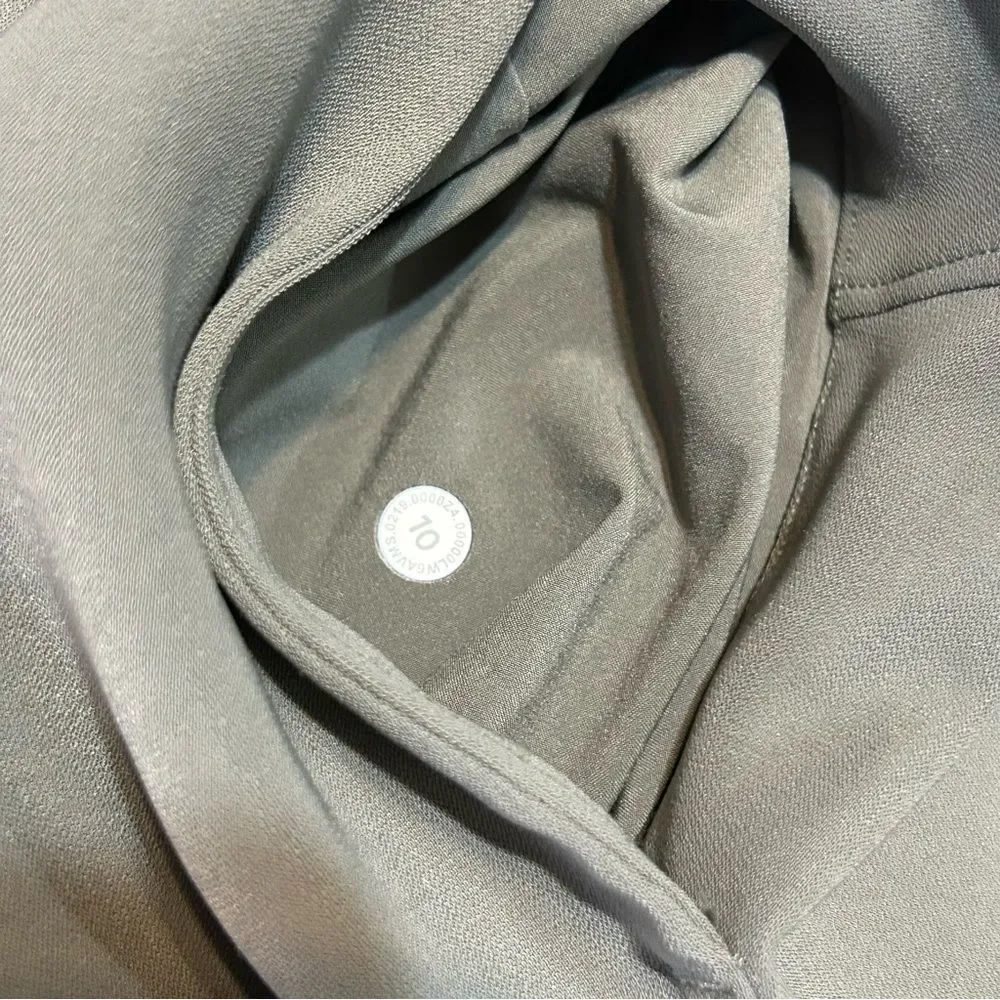Lululemon On The Fly Grey Sage Cropped Athletic Pull On Pants Women’s Size 10